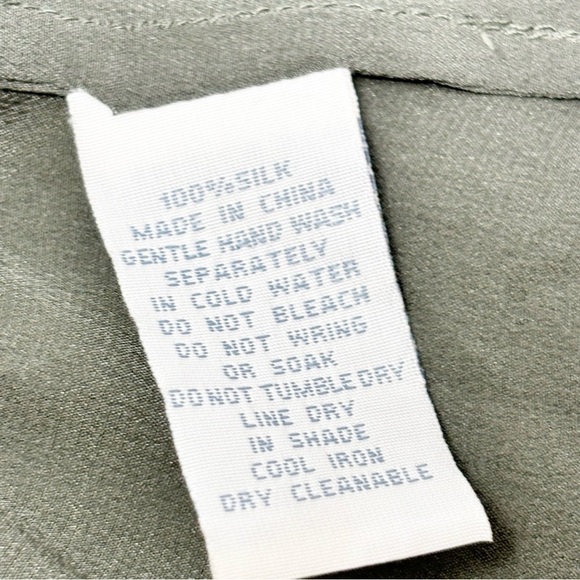 LIL ANTHROPOLOGIE Women’s Green 100% Silk Wrap Button Front Blouse Size 8 - Picture 8 of 8